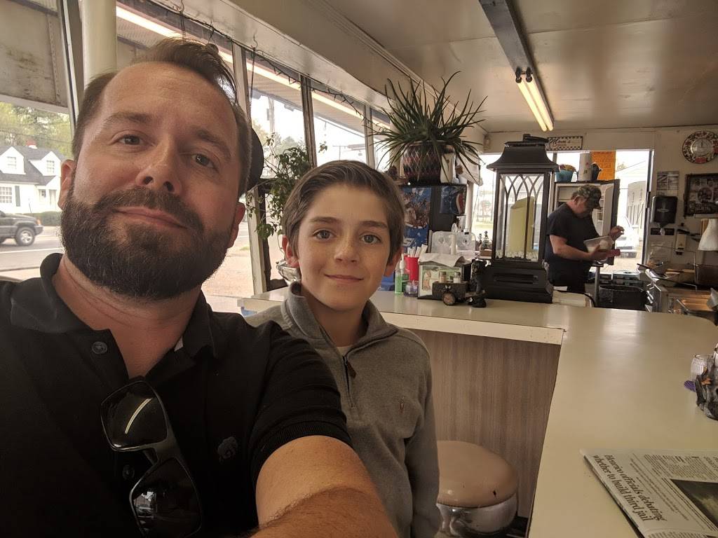 Heavenly Burgers Inc | restaurant | 608 E Nine Mile Rd, Highland Springs, VA 23075, USA | 8047370855 OR +1 804-737-0855