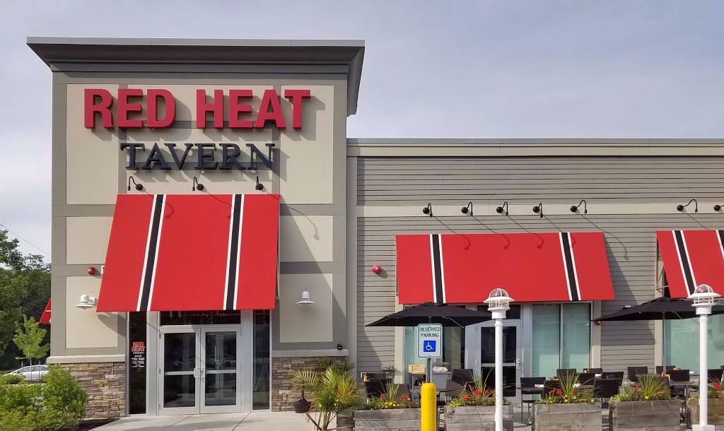 Red Heat Tavern | restaurant | 152 Great Rd, Bedford, MA 01730, USA | 7815384330 OR +1 781-538-4330