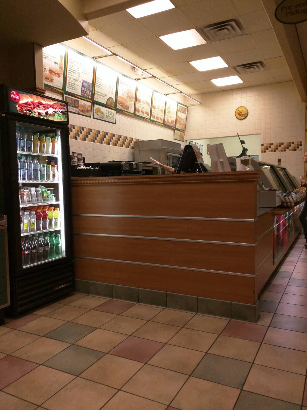 Subway Restaurants | restaurant | 5475 W Loop S #200, Houston, TX 77081, USA | 7136678220 OR +1 713-667-8220