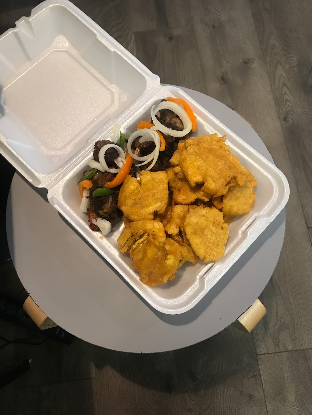 Ms Gs Caribbean and American food | restaurant | 4002 Old York Rd, Philadelphia, PA 19140, USA | 2154562103 OR +1 215-456-2103