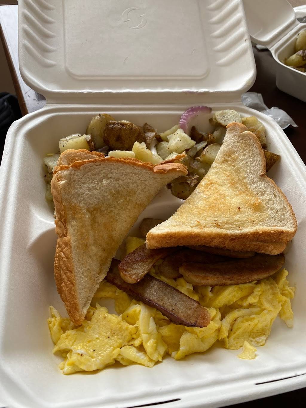 Corner Cafe Newton | restaurant | 321 Washington St, Newton, MA 02458, USA | 6175644828 OR +1 617-564-4828