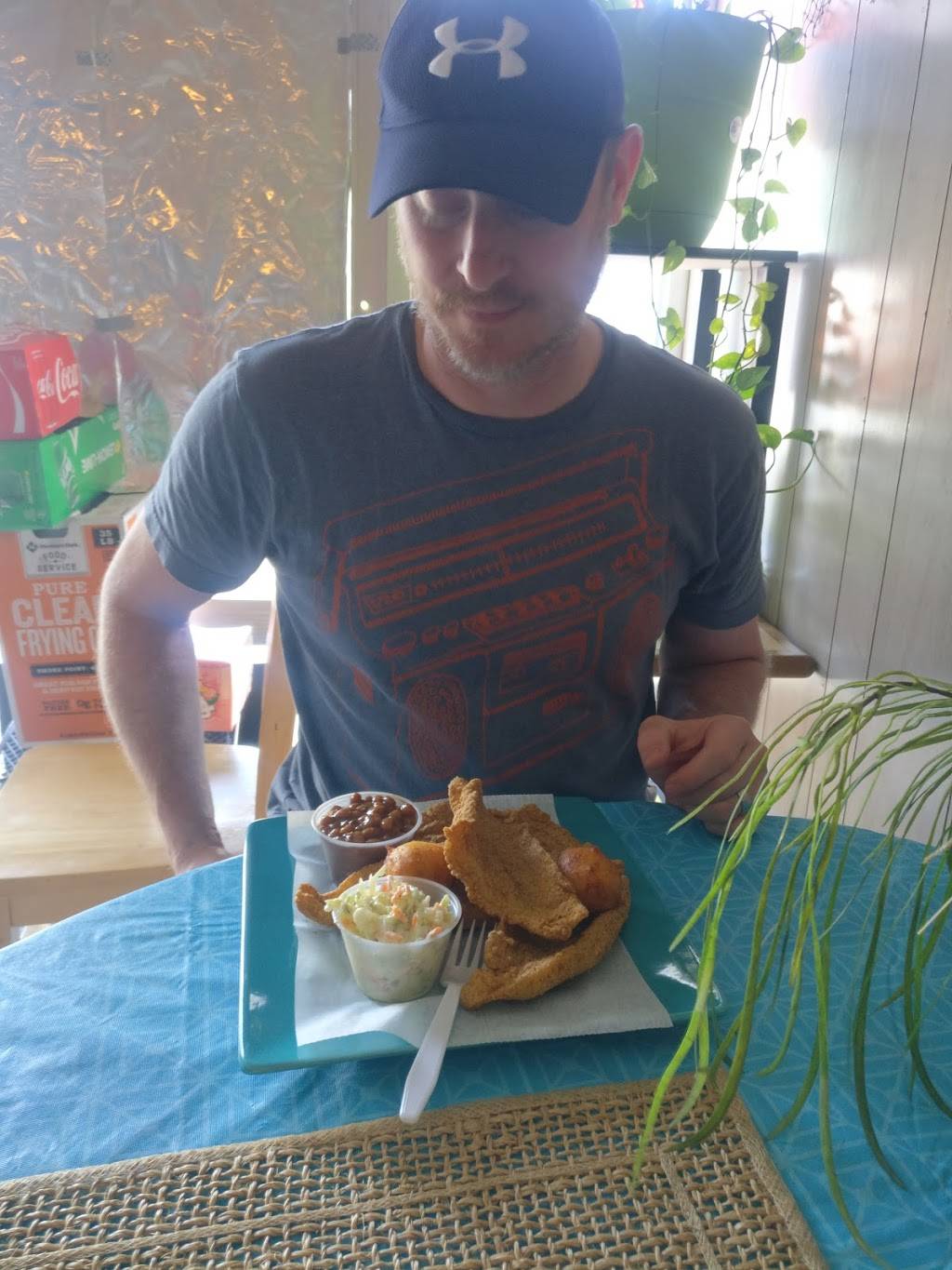 Catfish Zone | restaurant | 505C N Applegate St, Winona, MS 38967, USA | 6625823233 OR +1 662-582-3233