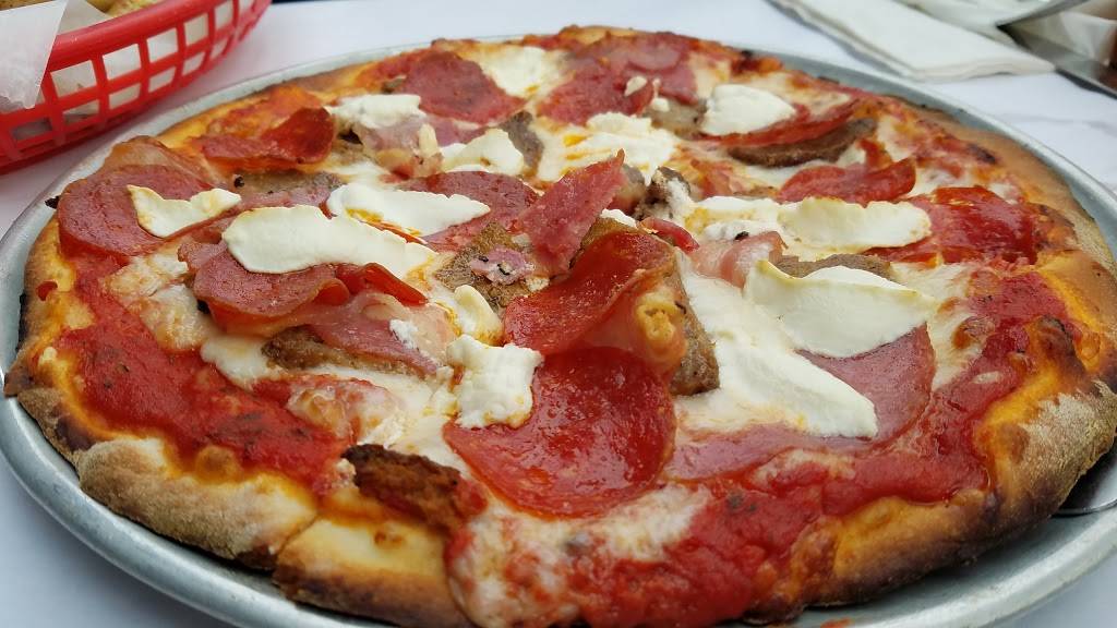 Salvatores | restaurant | 3738 Riverdale Ave, Bronx, NY 10463, USA | 7185487499 OR +1 718-548-7499