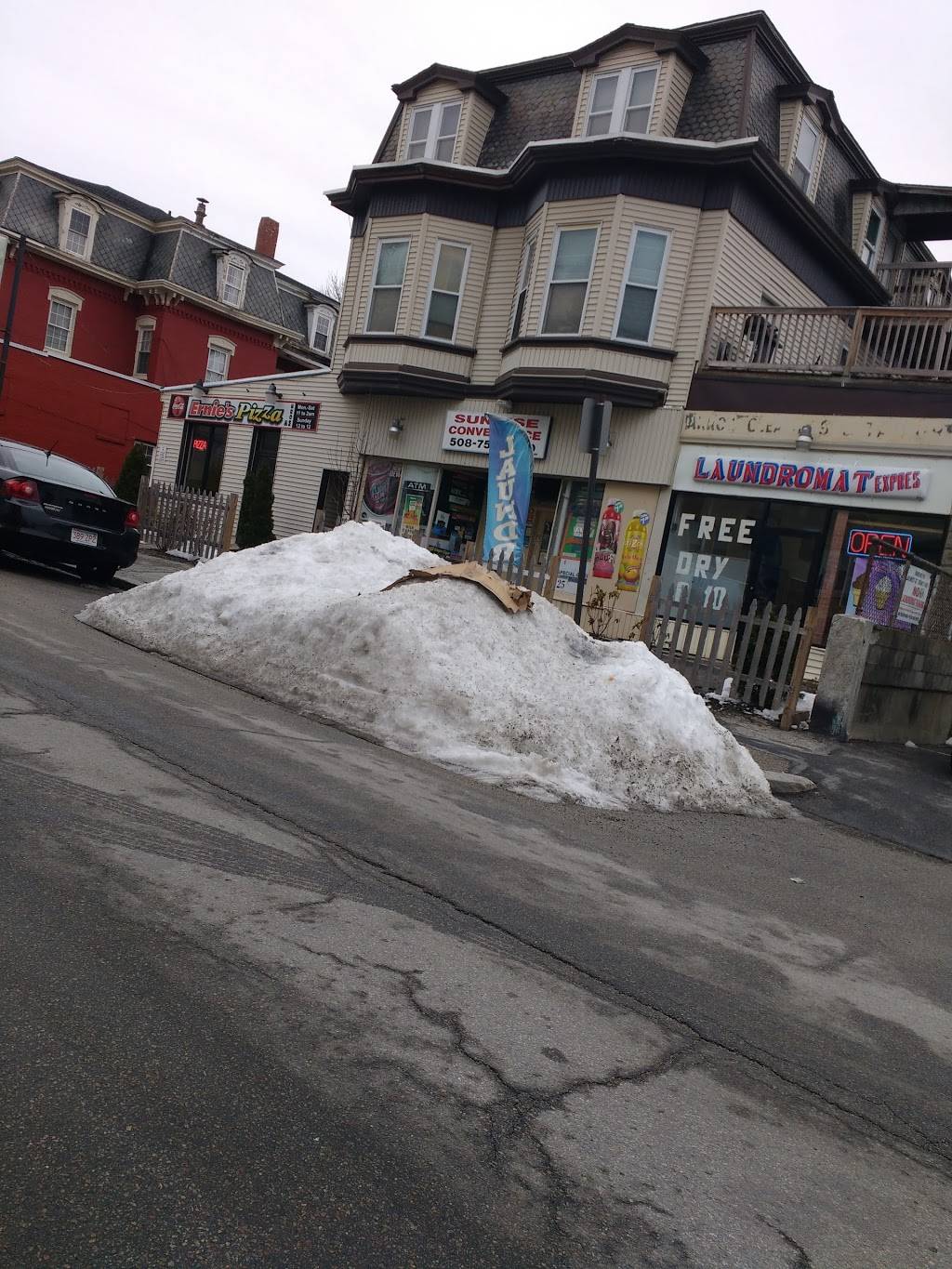 Ernies Pizza | meal delivery | 80 West St, Worcester, MA 01609, USA | 5087553203 OR +1 508-755-3203