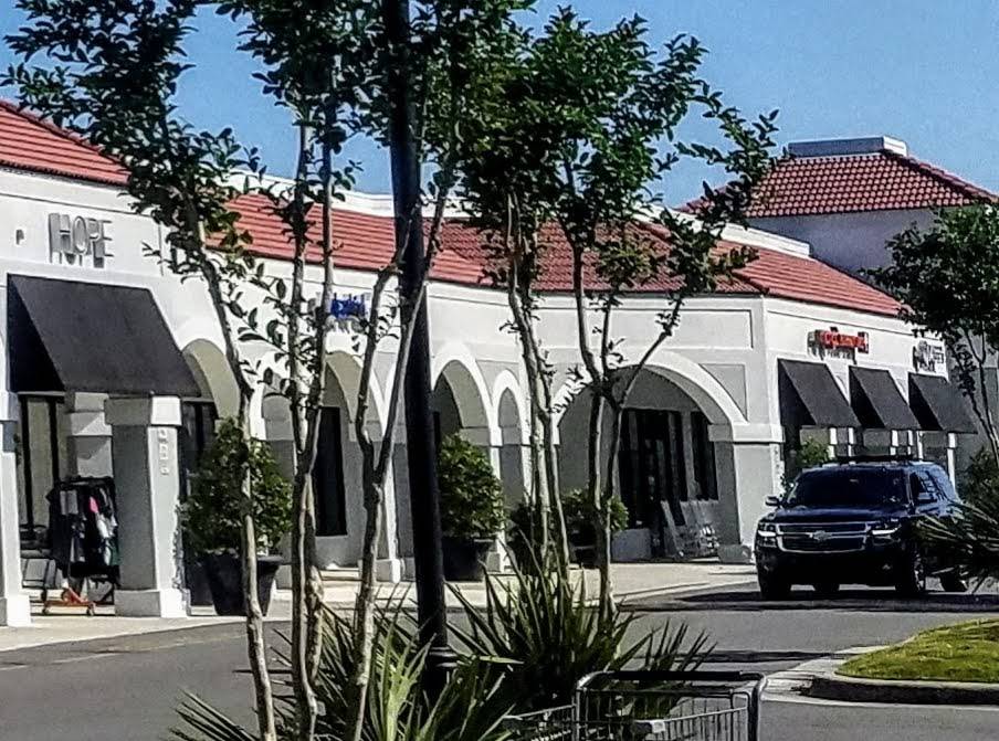 Landfall shopping center | restaurant | 1319 Military Cutoff Rd, Wilmington, NC 28405, USA | 9106798414 OR +1 910-679-8414