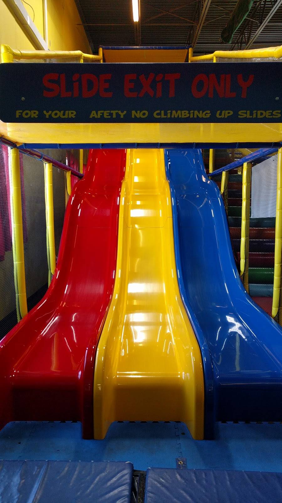 Jump & Jacks | restaurant | 7102 Office Park Dr, West Chester Township, OH 45069, USA | 5137795867 OR +1 513-779-5867