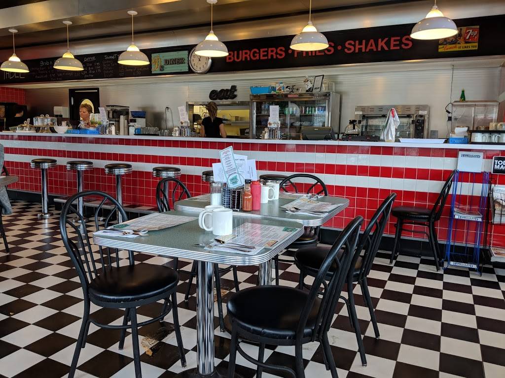 Triple Ds Diner | restaurant | 2895 St Paul Ave, Niagara Falls, ON L2J 2L3, Canada | 9053577333 OR +1 905-357-7333