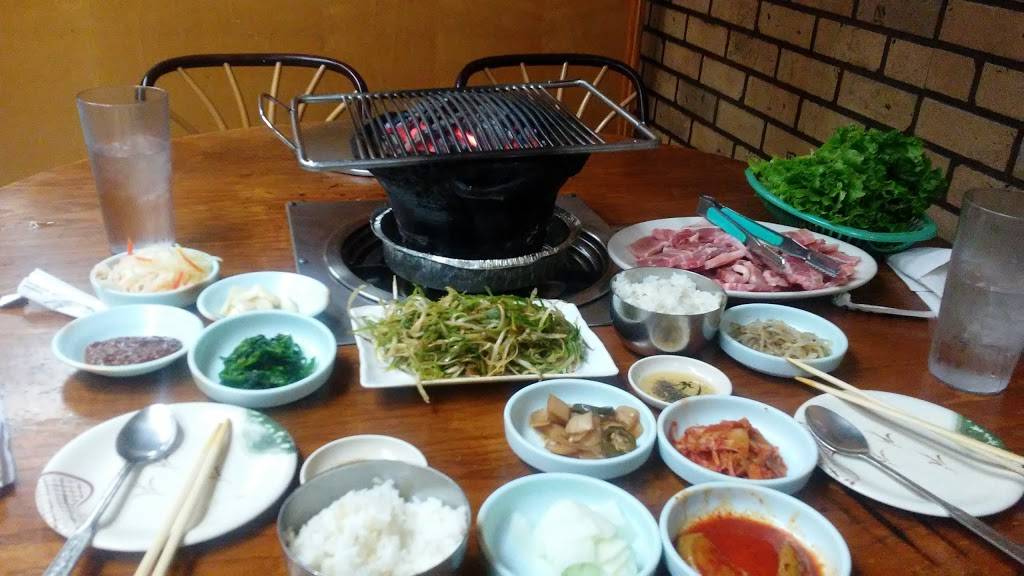 Booill Restaurant | restaurant | 3346 W Bryn Mawr Ave, Chicago, IL 60659, USA | 7735883112 OR +1 773-588-3112