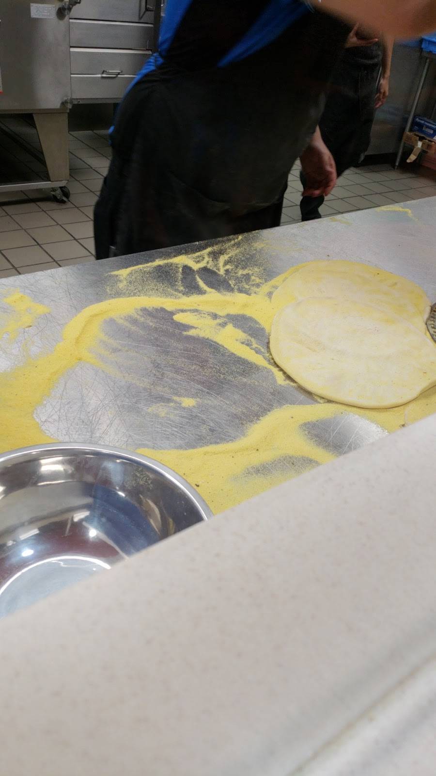 Dominos Pizza | meal delivery | 3040 W Valencia Rd, Tucson, AZ 85746, USA | 5205733030 OR +1 520-573-3030