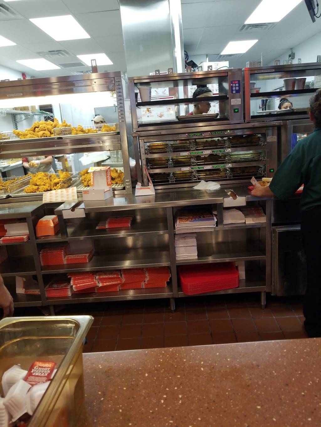 Popeyes Louisiana Kitchen | restaurant | 1436 Belt Line Rd, Garland, TX 75044, USA | 9725304611 OR +1 972-530-4611