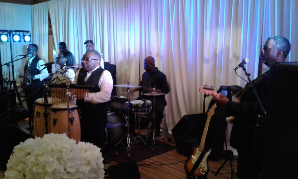 Fairhope Yacht Club | restaurant | 101 Volanta Ave, Fairhope, AL 36532, USA | 2519283276 OR +1 251-928-3276