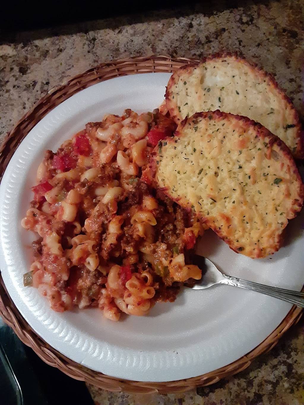 Albertas Kitchen, LLC | restaurant | 1083-A, Lakewood School Rd, Salemburg, NC 28385, USA | 9103851603 OR +1 910-385-1603