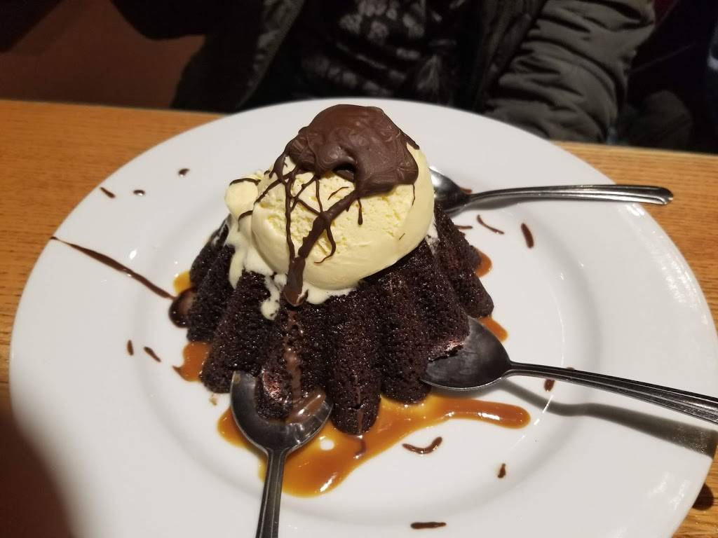 Chilis Grill & Bar | meal takeaway | 11555 Dallas Pkwy, Frisco, TX 75034, USA | 9727129922 OR +1 972-712-9922