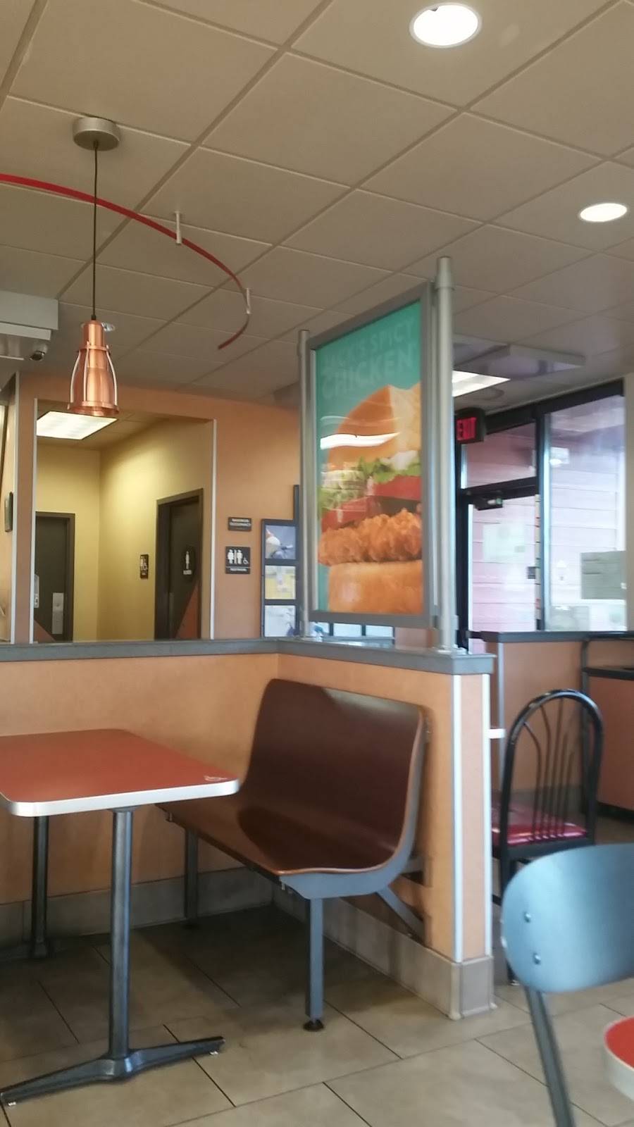 Jack in the Box | restaurant | 4702 S, Center St, Tacoma, WA 98409, USA | 2534603441 OR +1 253-460-3441