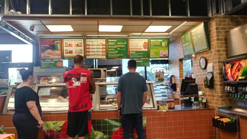 Subway | restaurant | 16500 32 Mile Rd, Ray, MI 48096, USA | 5862813412 OR +1 586-281-3412