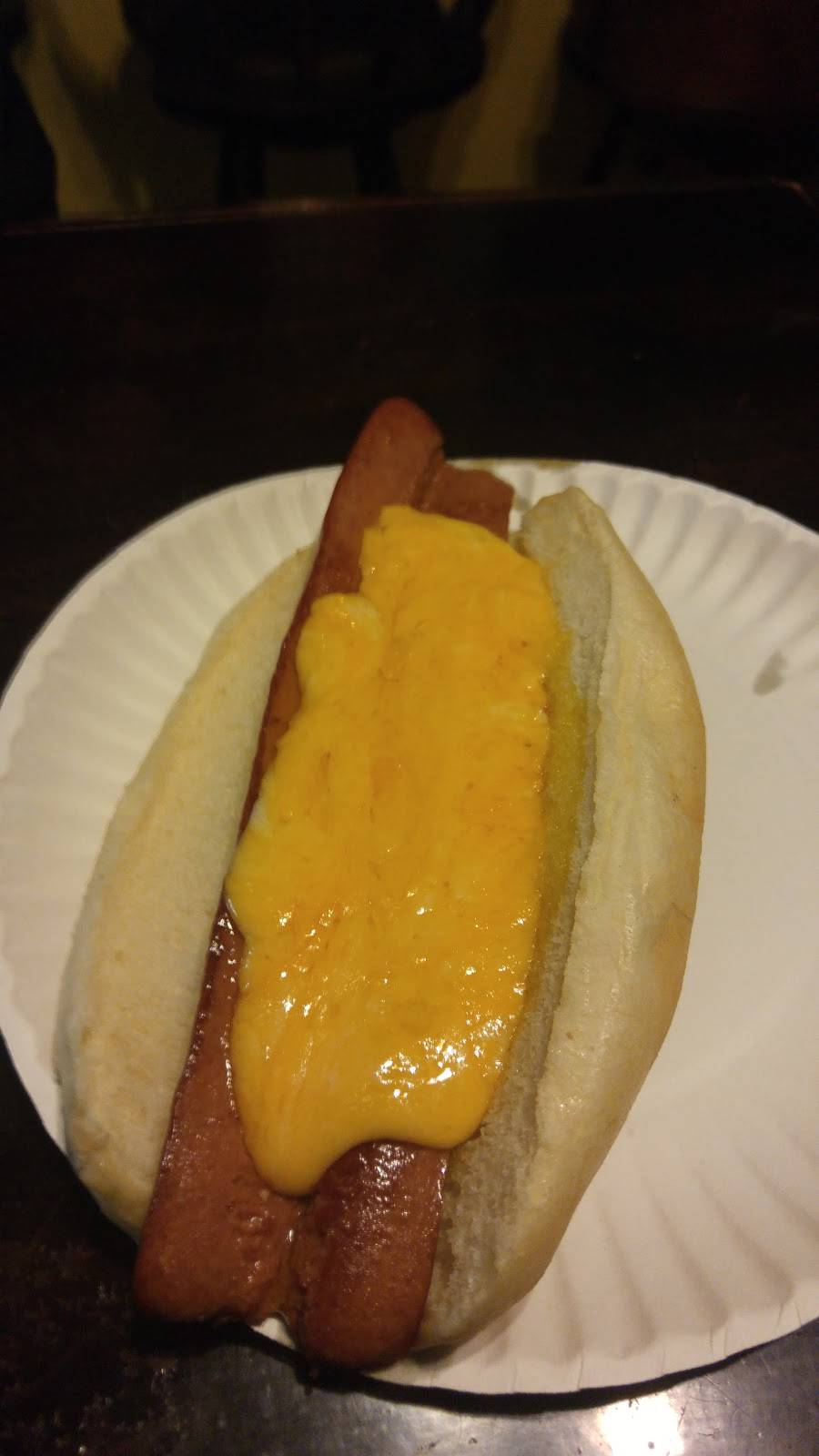 Jakes Diggity Dogs | restaurant | 40 Broad St, Milford, CT 06460, USA | 2032831199 OR +1 203-283-1199