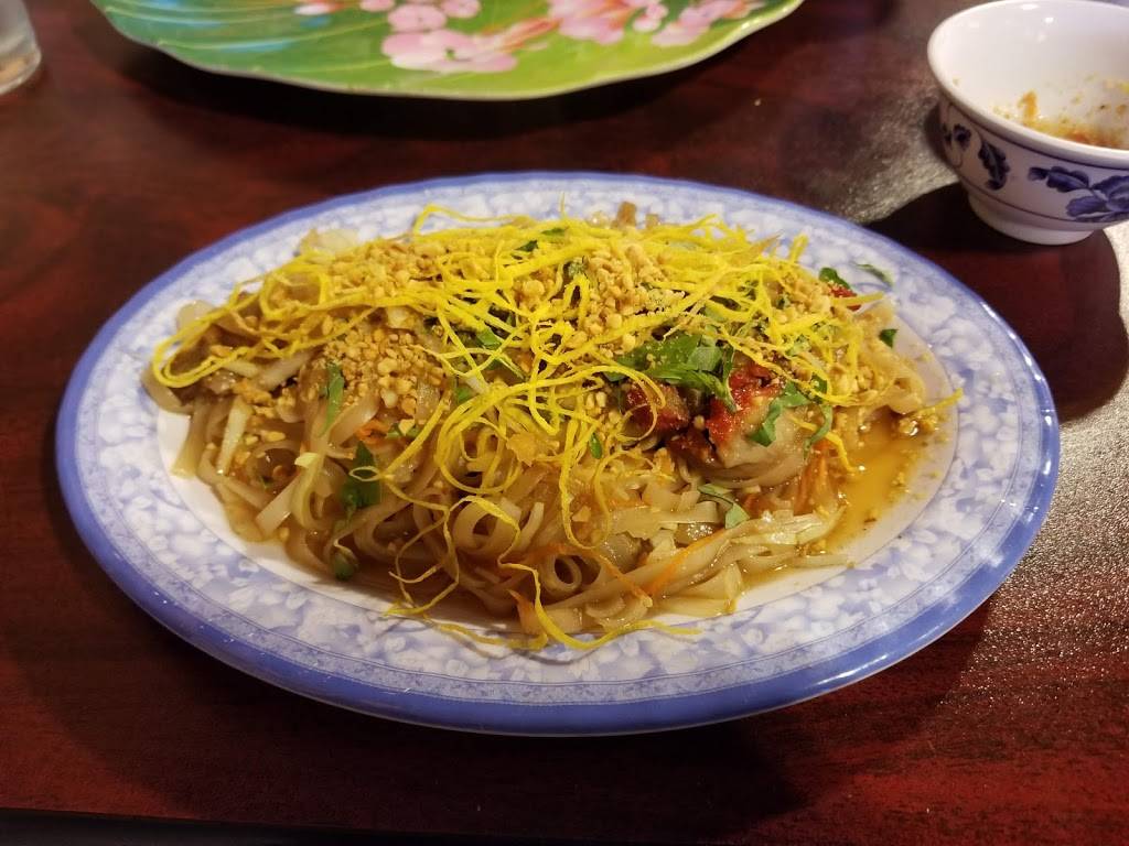 Phnom Penh Restaurant | restaurant | 27080 Lorain Rd, North Olmsted, OH 44070, USA | 2162510210 OR +1 216-251-0210