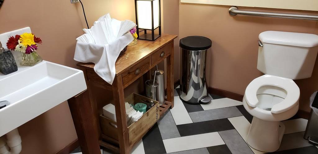 The Heights Restaurant and H Bar | restaurant | 903 Hanshaw Rd, Ithaca, NY 14850, USA | 6072574144 OR +1 607-257-4144