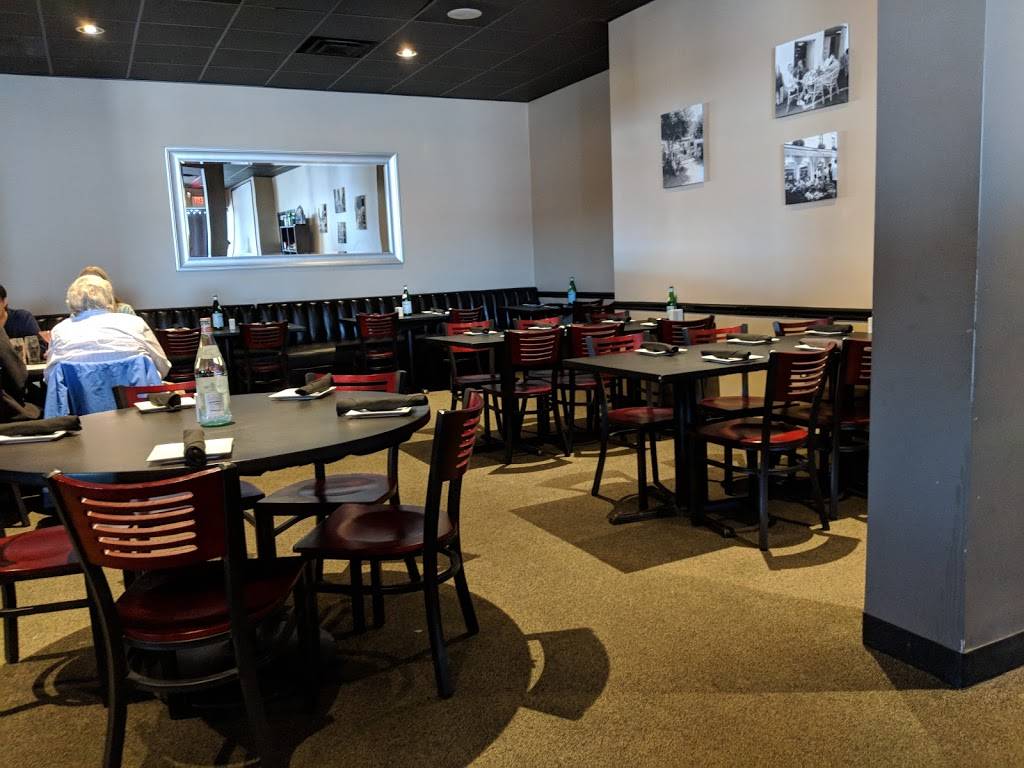 Rasos Bar and Grille | restaurant | 209 Mystic Ave, Medford, MA 02155, USA | 7813962001 OR +1 781-396-2001