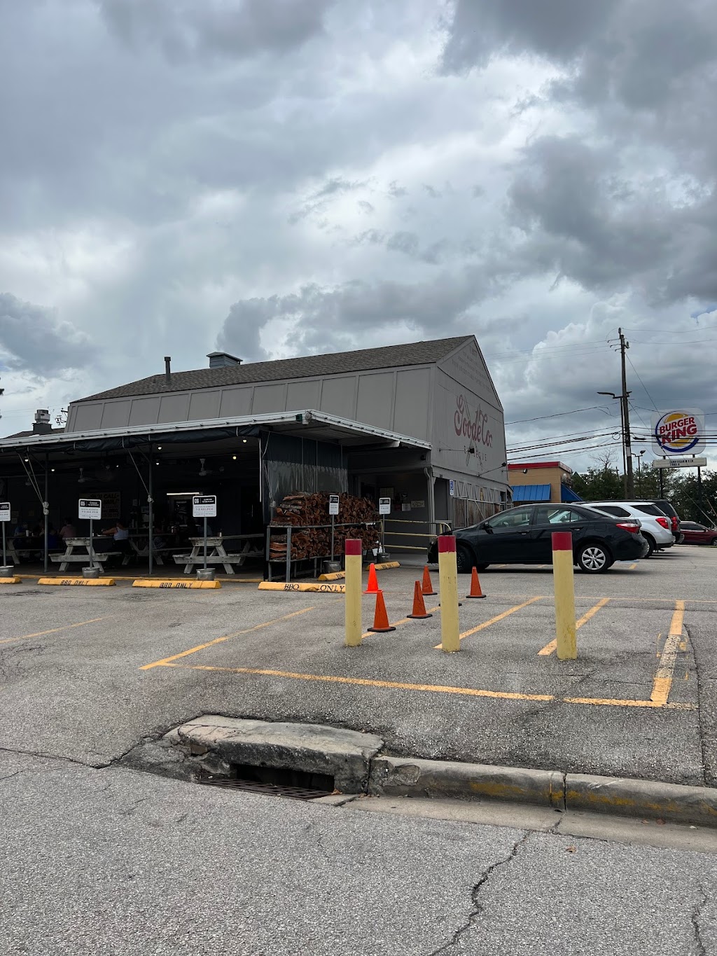 Goode Company Barbeque Hall of Flame | restaurant | 5015 Kirby Dr, Houston, TX 77098, USA | 7132246633 OR +1 713-224-6633