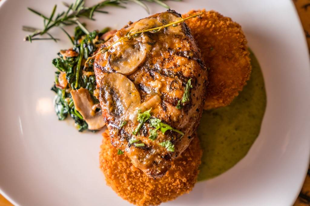 The Light Horse | restaurant | 715 King St, Alexandria, VA 22314, USA | 7035490533 OR +1 703-549-0533