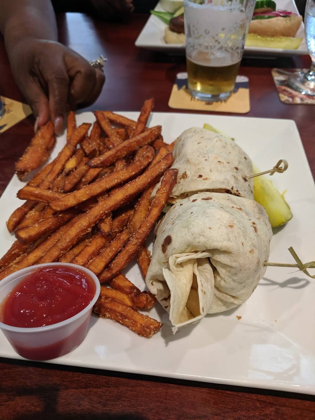 Waterfords Restaurant & Pub | restaurant | 2 Bridge St, Dedham, MA 02026, USA | 7813296034 OR +1 781-329-6034