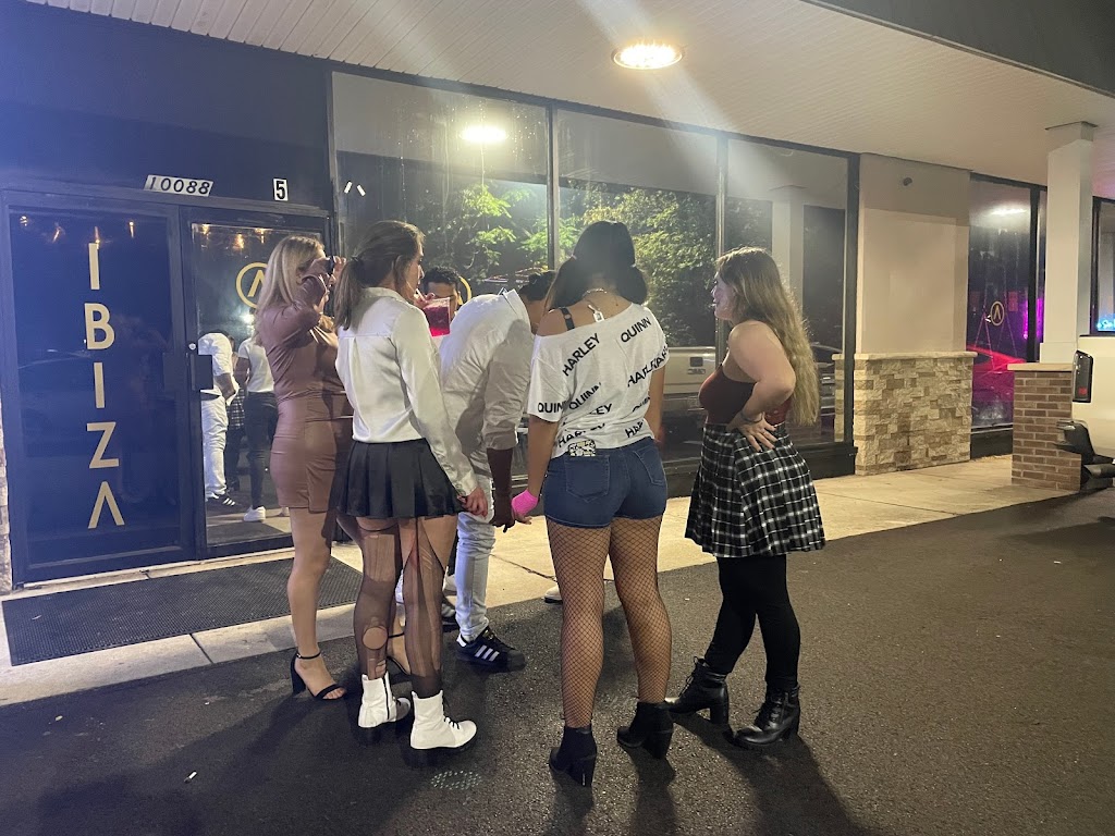 Ibiza Restaurante & Lounge | night club | 10088 Springfield Pike Suite 5, Cincinnati, OH 45215, USA | 5138734925 OR +1 513-873-4925