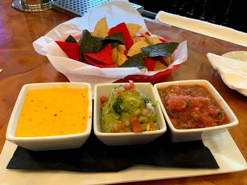 Salt | restaurant | 6751 N Sunset Blvd, Glendale, AZ 85305, USA | 6237727282 OR +1 623-772-7282