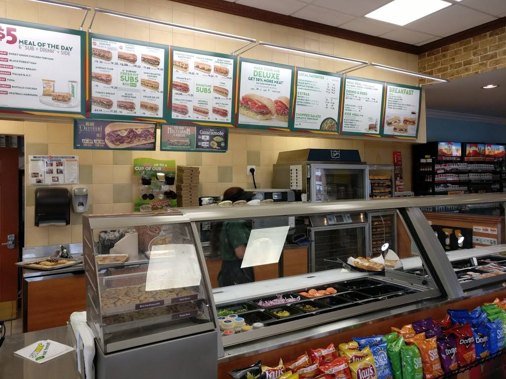 Subway | restaurant | 1365 Roosevelt Ave, Carteret, NJ 07008, USA | 7323664622 OR +1 732-366-4622