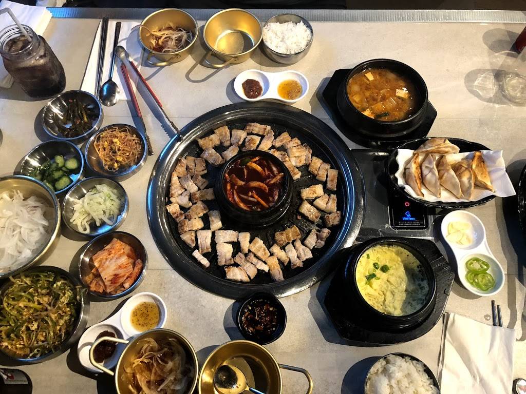 Kobi Korean BBQ Restaurant | restaurant | 257 Dundas St E, Mississauga, ON L5A 1W8, Canada | 9052328866 OR +1 905-232-8866