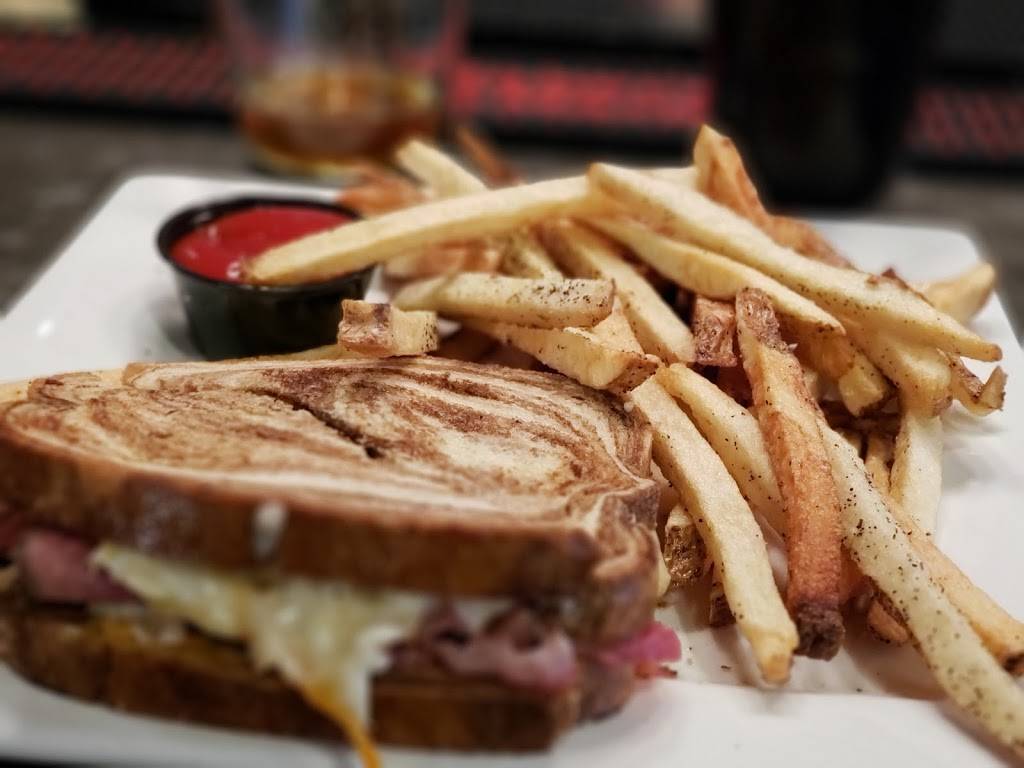 Gosport Tavern | restaurant | 702 High St, Portsmouth, VA 23704, USA | 7576062666 OR +1 757-606-2666