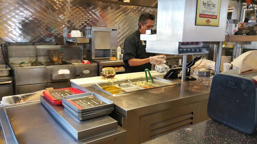 Fatburger & Buffalos Express | restaurant | 6775 W Flamingo Rd, Las Vegas, NV 89103, USA | 7028899009 OR +1 702-889-9009