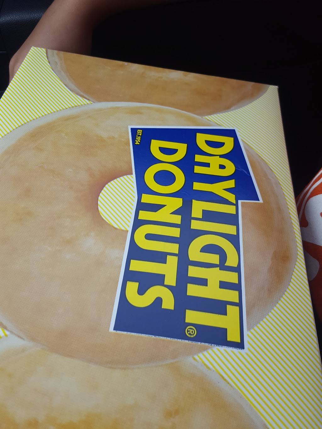 Daylight Donuts | restaurant | 1965 Madison Ave, Granite City, IL 62040, USA | 6187097955 OR +1 618-709-7955