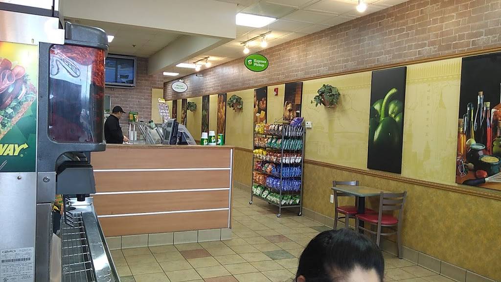 Subway Restaurants | restaurant | 416 Sunrise Hwy, Patchogue, NY 11772, USA | 6314471777 OR +1 631-447-1777