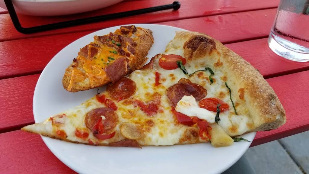 Salvatores Tomato Pies | restaurant | 912 E Johnson St, Madison, WI 53703, USA | 6082386040 OR +1 608-238-6040