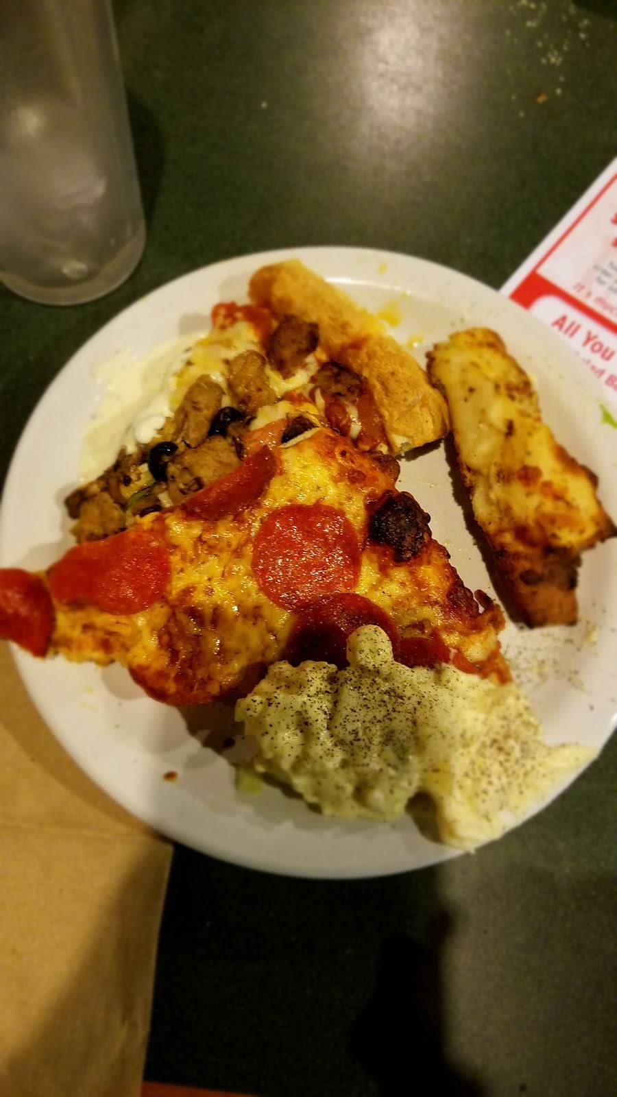 Round Table Pizza | meal delivery | 2401 E Orangeburg Ave, Modesto, CA 95355, USA | 2095227213 OR +1 209-522-7213