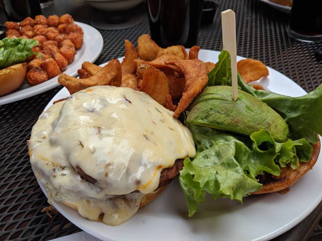 California Burger Company | restaurant | 1001 Heavenly Village Way #2b, South Lake Tahoe, CA 96150, USA | 5303148404 OR +1 530-314-8404