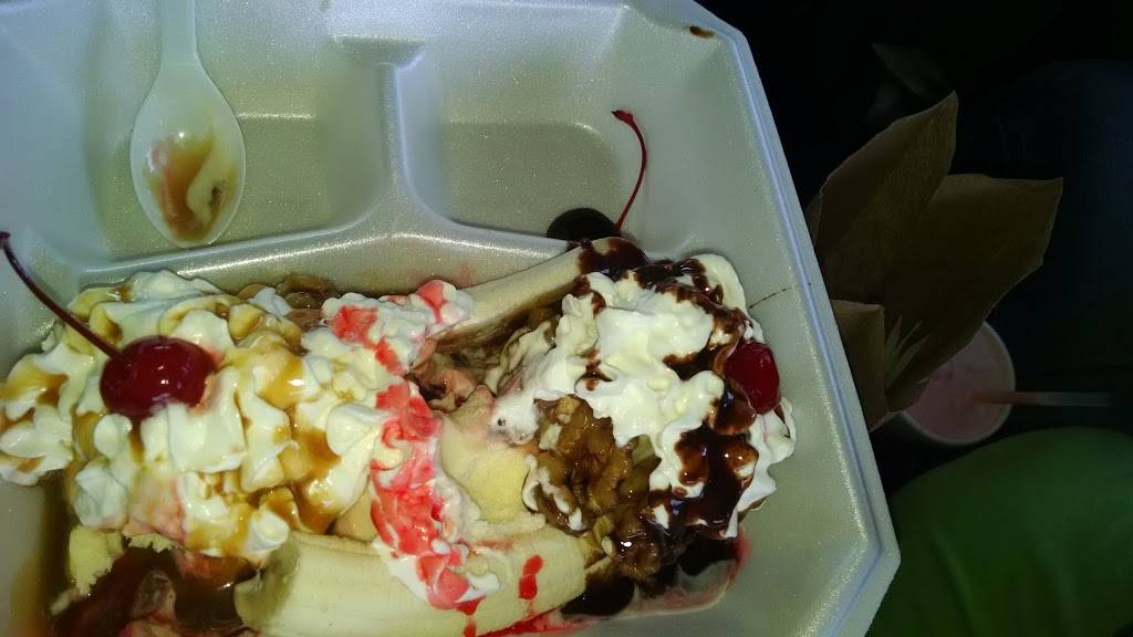 Jerrys Drive-In | restaurant | 1556, 676 GA-114, Summerville, GA 30747, USA | 7068575085 OR +1 706-857-5085