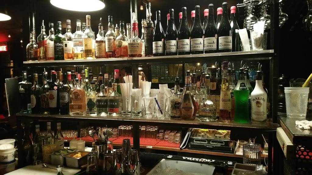 VV Tavernä | night club | 195 Rue de Bellechasse, Montréal, QC H2S 1W3, Canada | 5142781881 OR +1 514-278-1881