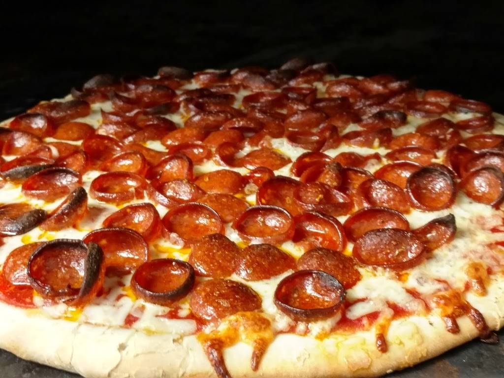 Jim & Sues Lake City Pizza | restaurant | 1304 Lake St, Lake City, PA 16423, USA | 8147744034 OR +1 814-774-4034