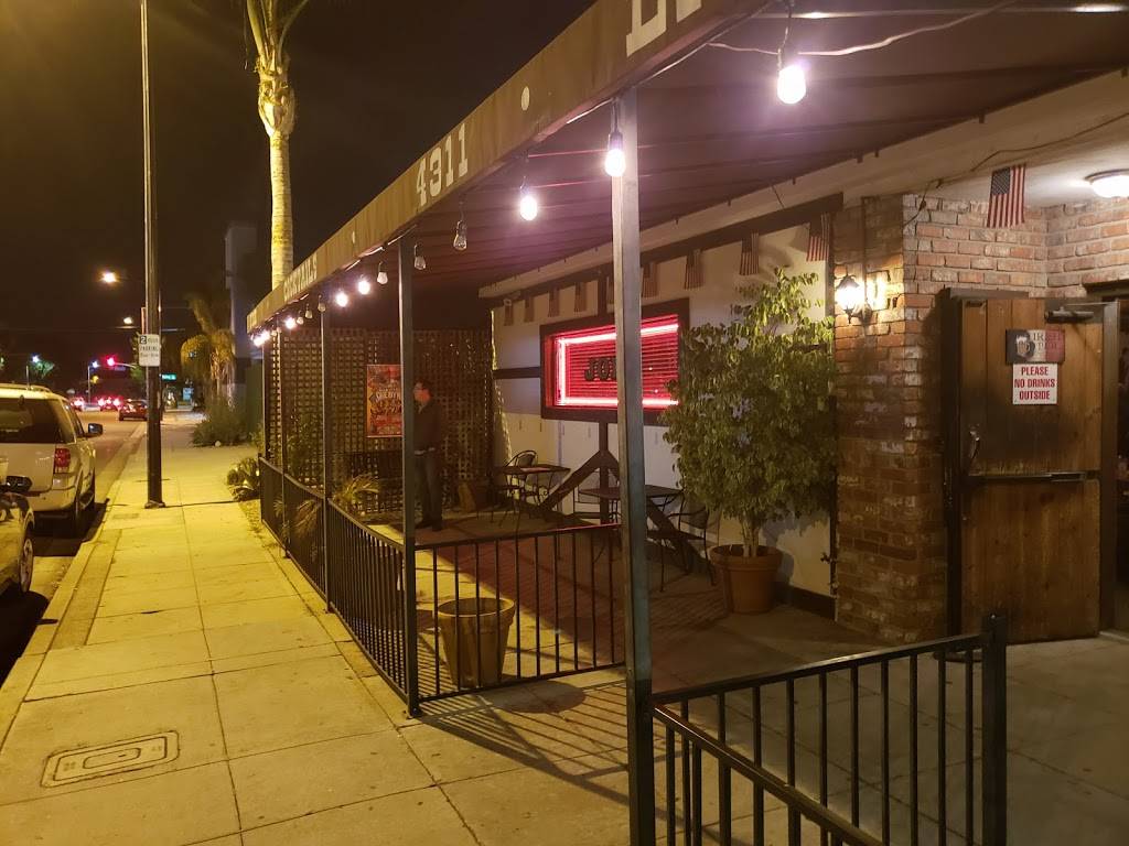 Joes Great American Bar & Grill | restaurant | 4311 W Magnolia Blvd, Burbank, CA 91505, USA | 8187290805 OR +1 818-729-0805