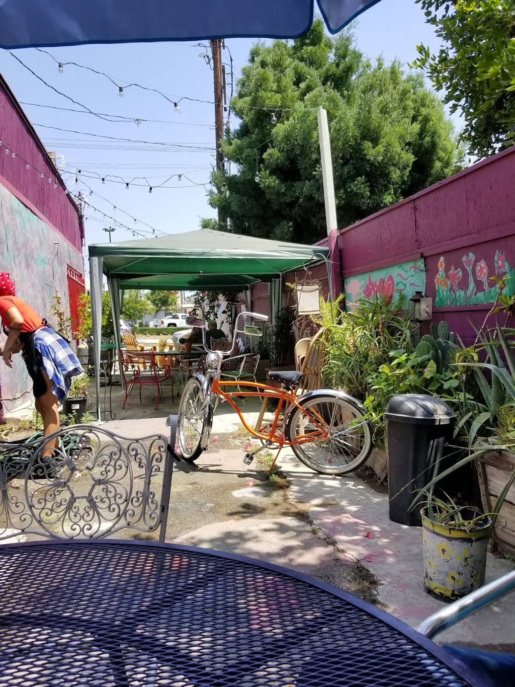 Buffalo Bruces Mercantile | cafe | 13661 Hubbard St, Sylmar, CA 91342, USA | 8183628677 OR +1 818-362-8677