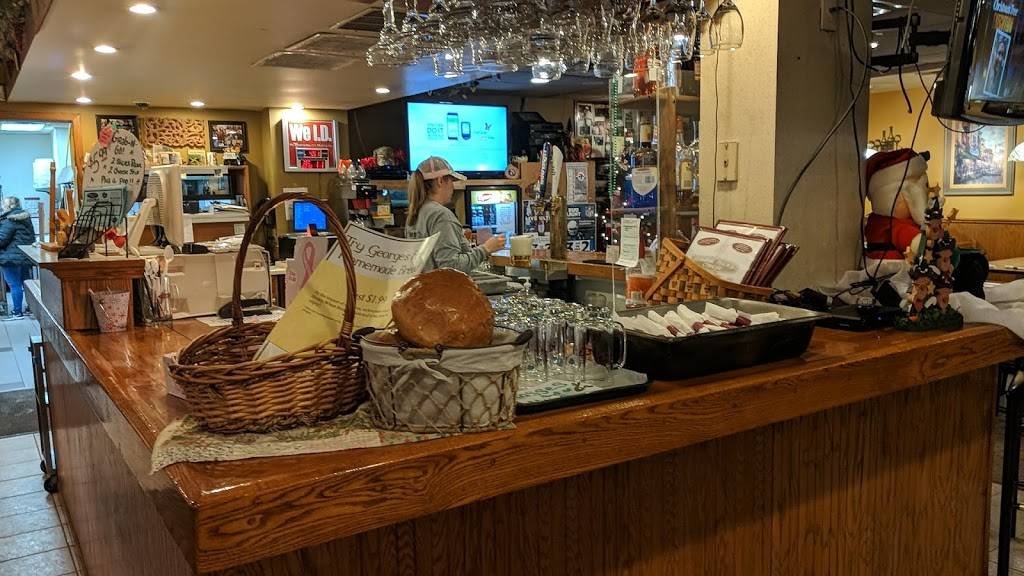 Mama Nicks Circle Pizzeria | restaurant | 1934 Washington St, Waterloo, IA 50702, USA | 3192333323 OR +1 319-233-3323