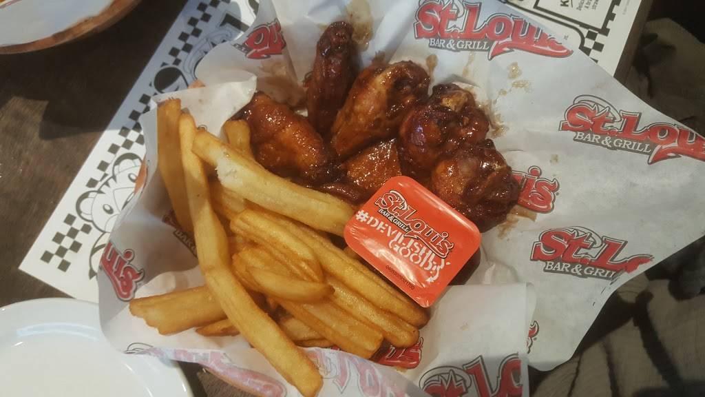 St. Louis Bar & Grill | restaurant | 444 Hollandview Trail Unit B7, Aurora, ON L4G 7Z9, Canada | 9058414445 OR +1 905-841-4445