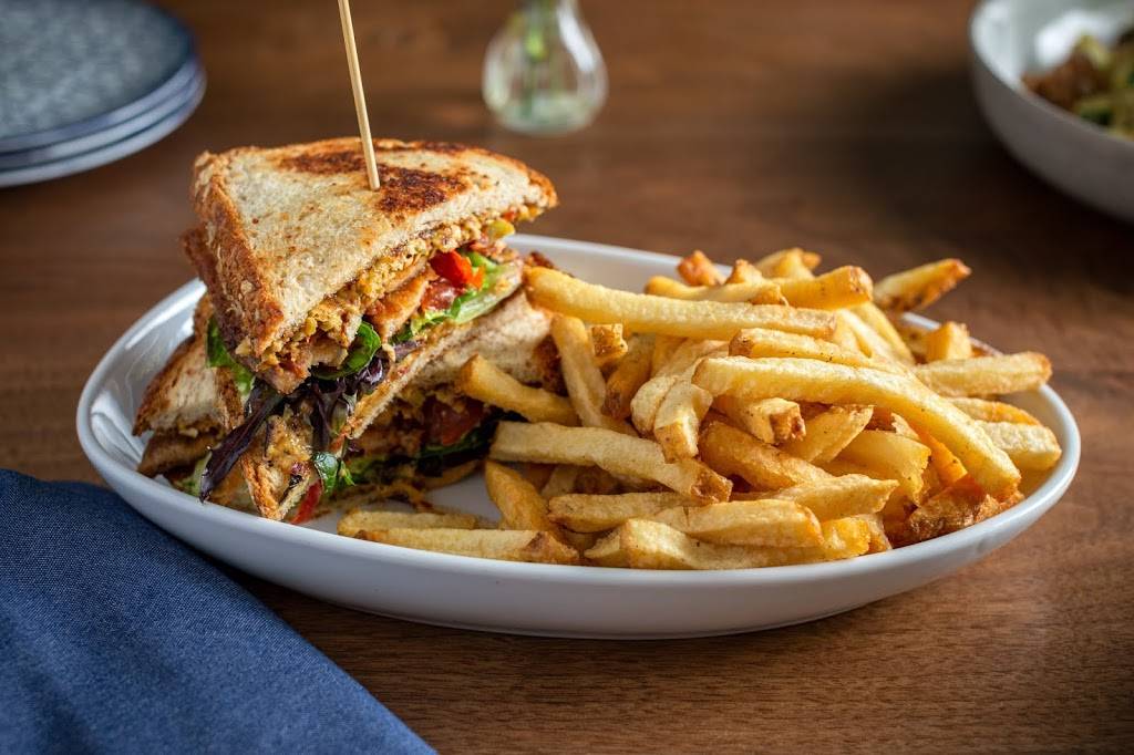 Farm Bar Edgewater | restaurant | 1133 W Granville Ave, Chicago, IL 60660, USA | 7733038281 OR +1 773-303-8281