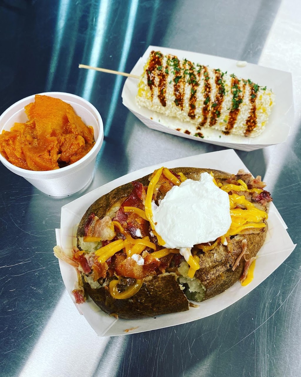 Lotsa BBQ N Bakery LLC | restaurant | 921 W Commerce St, Dallas, TX 75208, USA | 2144304622 OR +1 214-430-4622