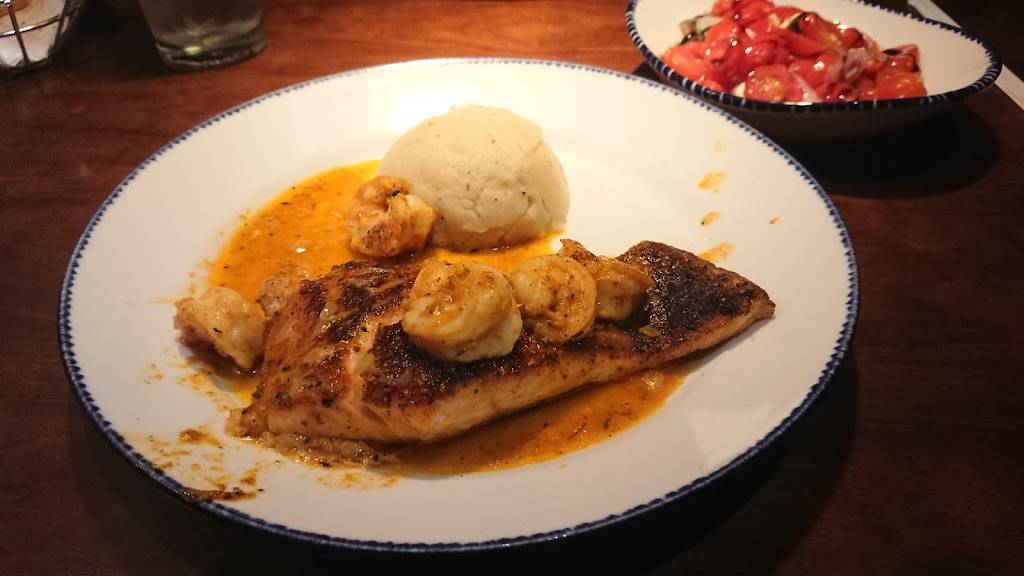 Red Lobster | restaurant | 320 Universal Dr N, North Haven, CT 06473, USA | 2032348917 OR +1 203-234-8917