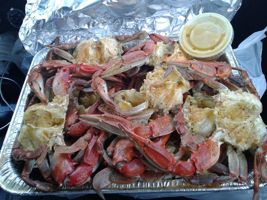 West Fortune Street Fish Market | restaurant | 1926 W Main St, Tampa, FL 33607, USA | 8132541741 OR +1 813-254-1741