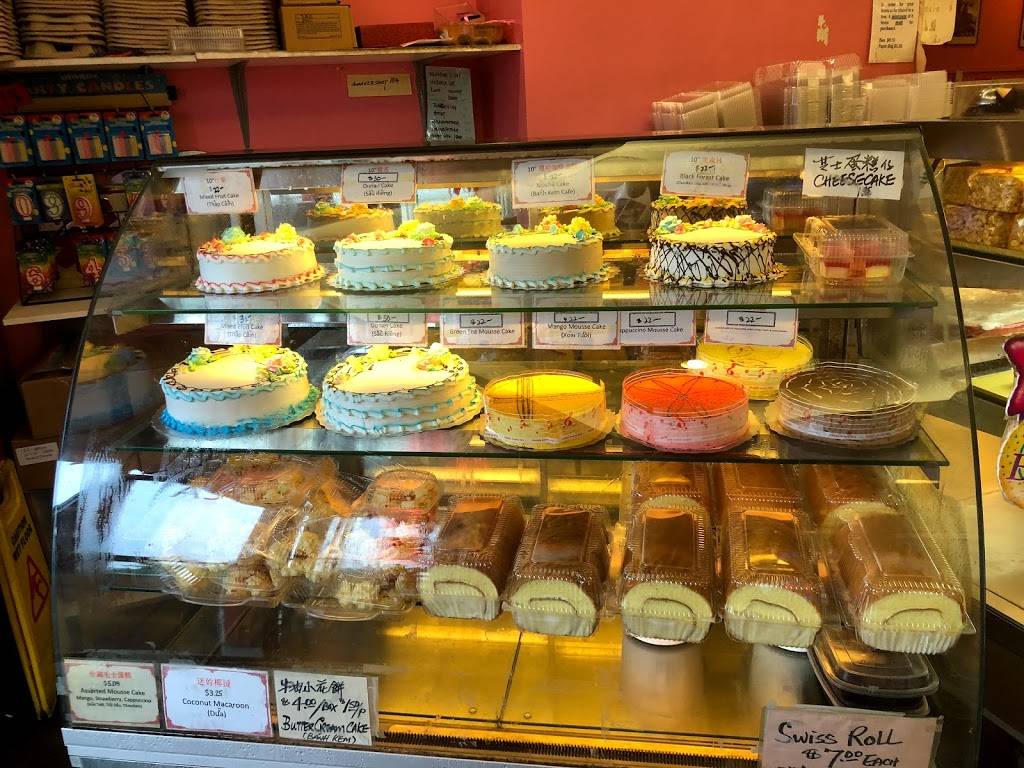 Tung Hing Bakery & Restaurant Ltd | restaurant | 888 Dundas St E, Mississauga, ON L4Y 4H5, Canada | 9052701288 OR +1 905-270-1288