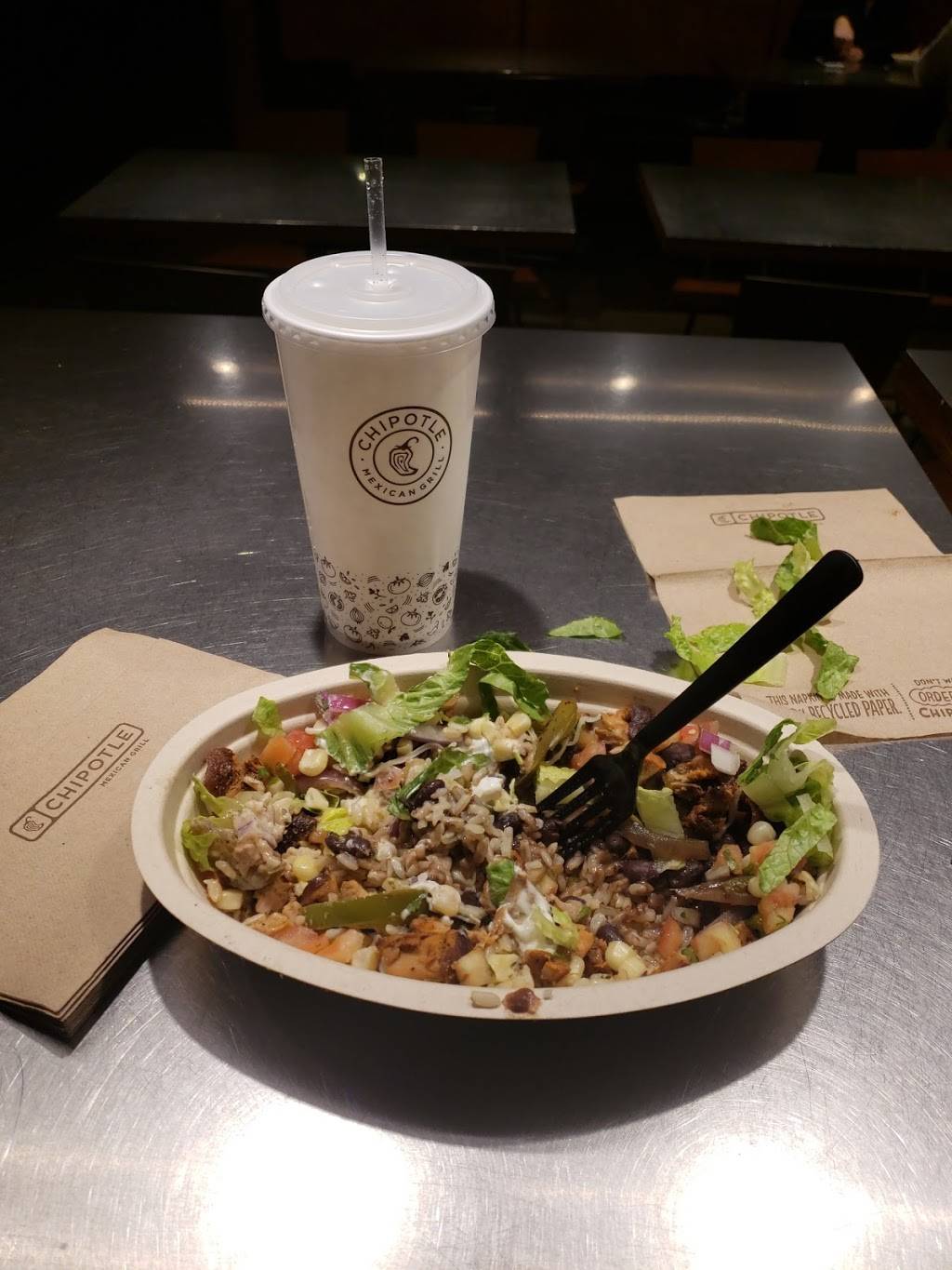Chipotle Mexican Grill | restaurant | 3575 Berlin Turnpike Unit B, Newington, CT 06111, USA | 8606677094 OR +1 860-667-7094